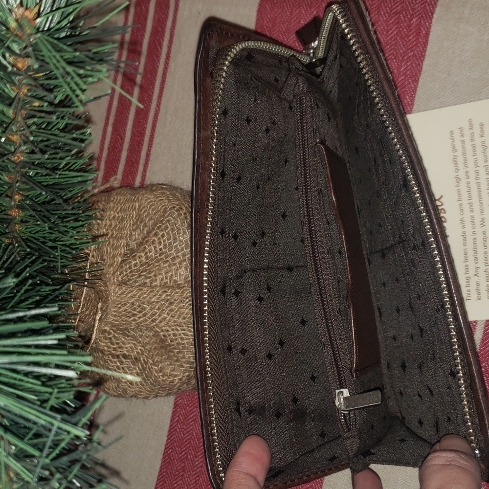 Fossil Wallet - Picture 3 of 5